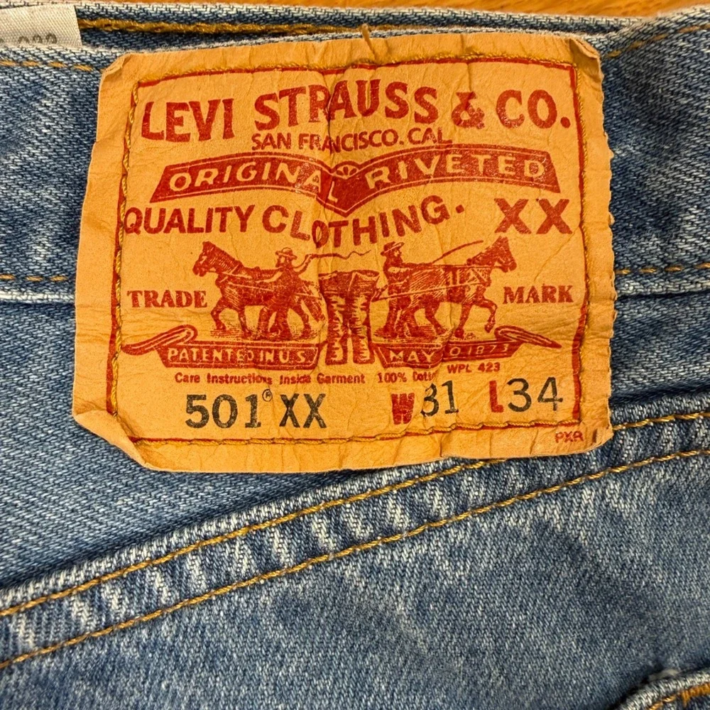 Levis 501 XX Mens Blue Straight Leg Button Fly Denim Jeans W31 L34 Made Colombia